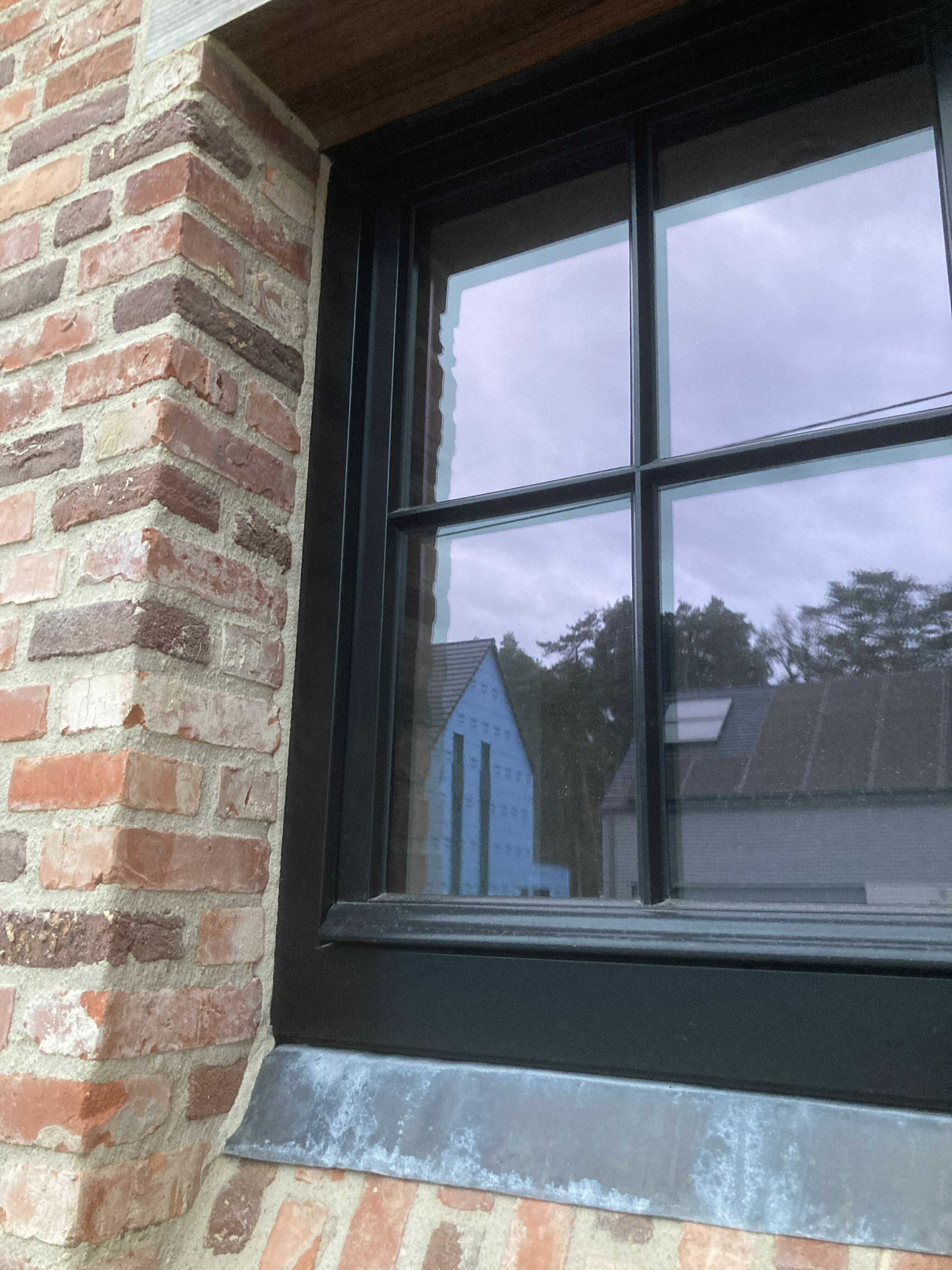 Kleur: donker beige